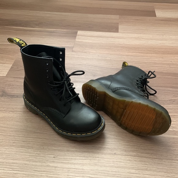 Doc Martin combat boots - Picture 3 of 4